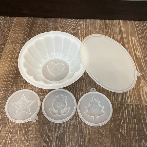 Tupperware Jel-N-Serve Bowl - Picture 1 of 9